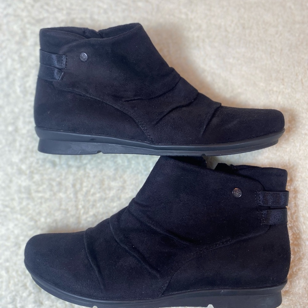 EUC Busdila  CAI Low Wedge
Bootie - Black Size 7‎